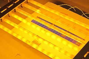 光伏电池板红外加热优化方案：灯丝分段设计+光学模拟utf-8