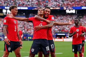 极速卡塔尔大战加掌大直播入口_极速卡塔尔大战加掌大直播入口在线观看_免费看直播