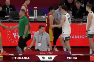 三分28中4！中国U17男篮不敌立陶宛U17男篮 石洺豪18分