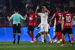 终结两连败！铁人3-1逆转十人铜梁龙 热菲尼奥双响恩加德乌染红