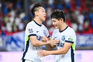 终结10轮不胜！三镇2-0十人新鹏城 加布里埃尔直红 熊继政破门