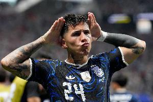 卫报：穆帅需补强中场，对阵西班牙的表现可能决定恩佐能否去皇马